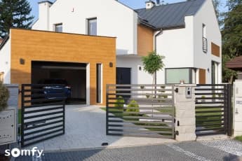 Chytrá garážová vrata a vjezdové brány
